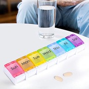 Opret 薬ケース 携帯 ピルケース くすりいれケース 1週間 1日1回 習慣薬箱 薬入れ コンパクト くすり整理 飲み忘れ防止 大き目