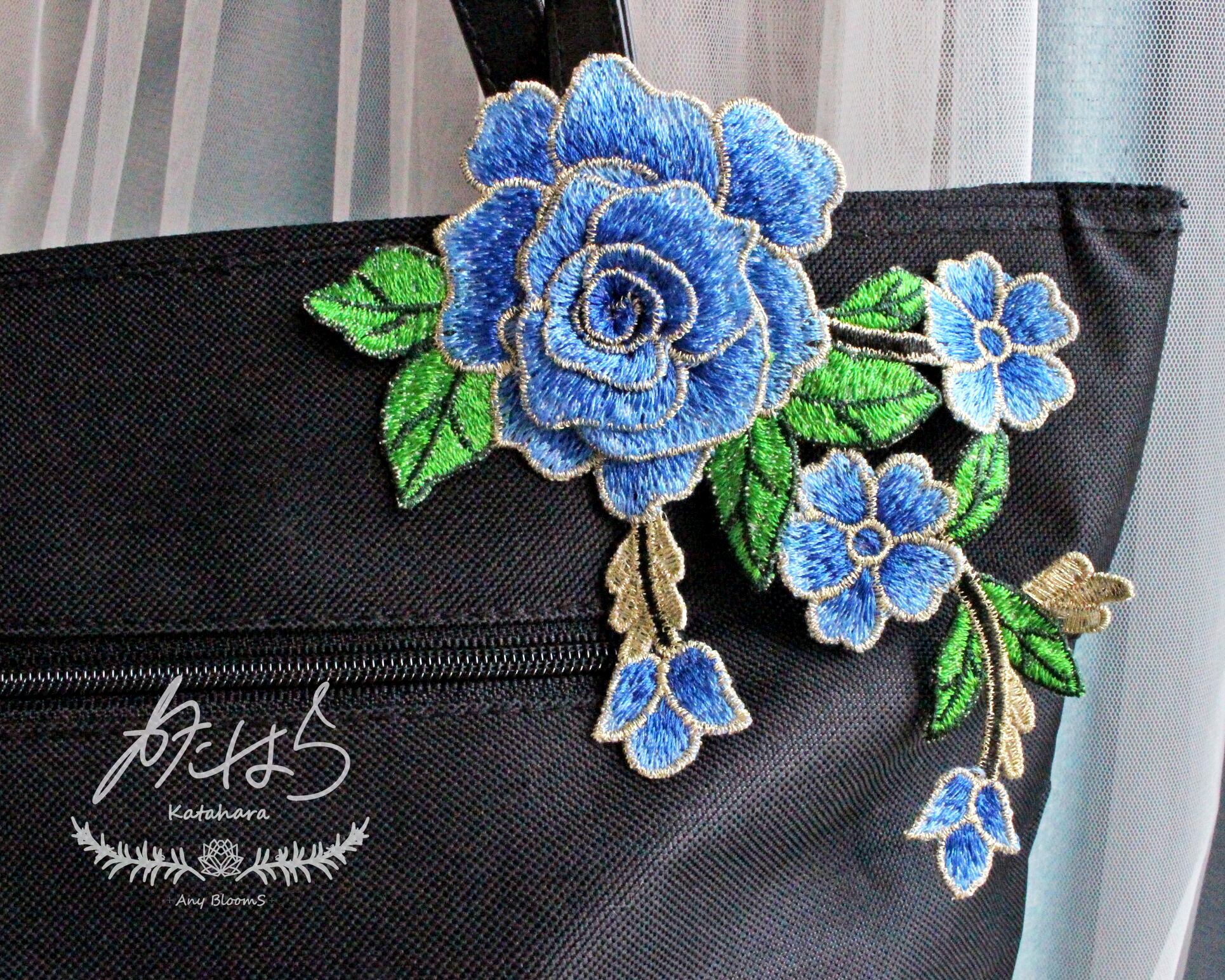 薔薇の花びら チャーム 青 薔薇の花びら チャーム 青