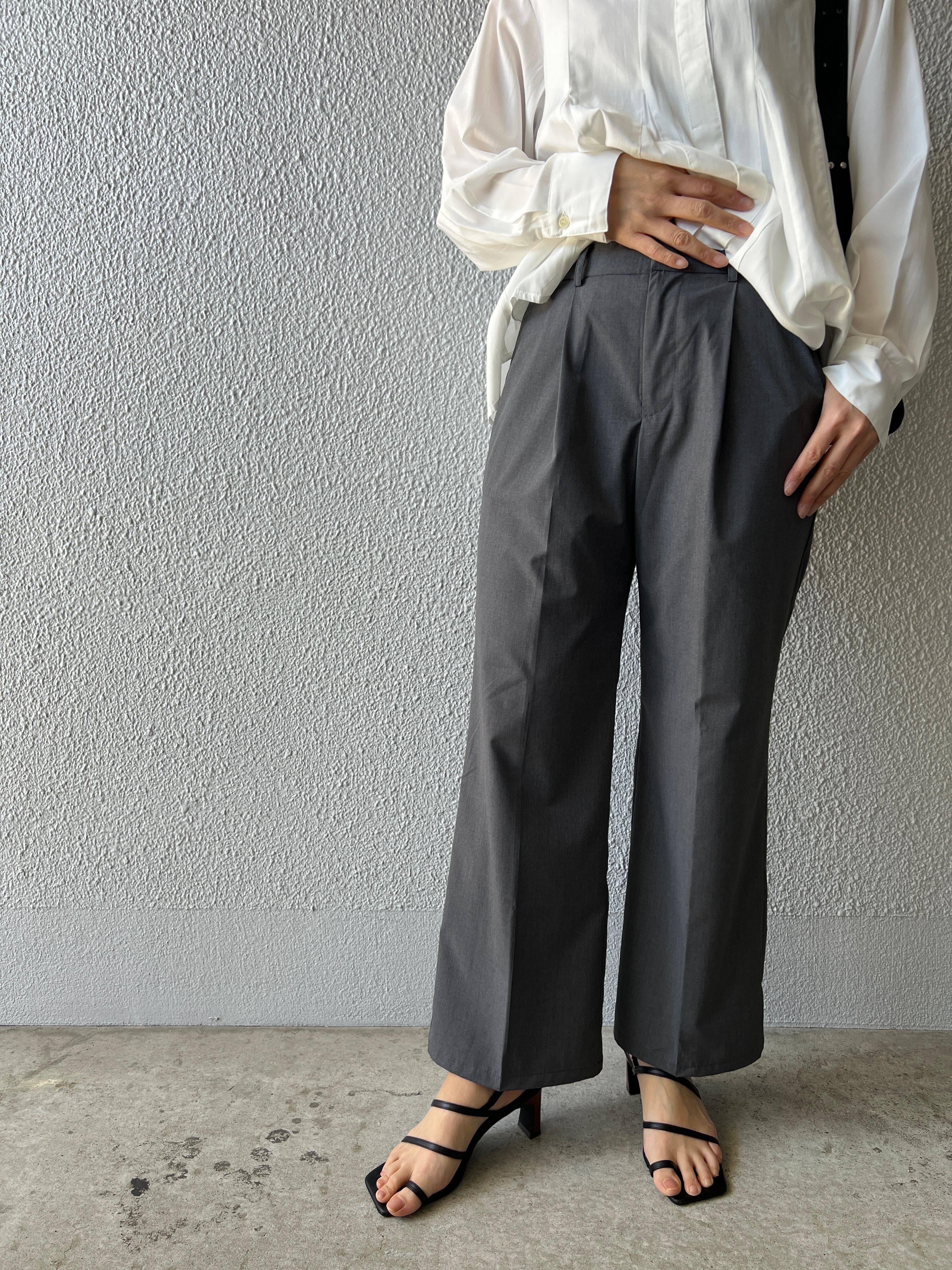 M】イニシャルブローチ | MIEL select shop