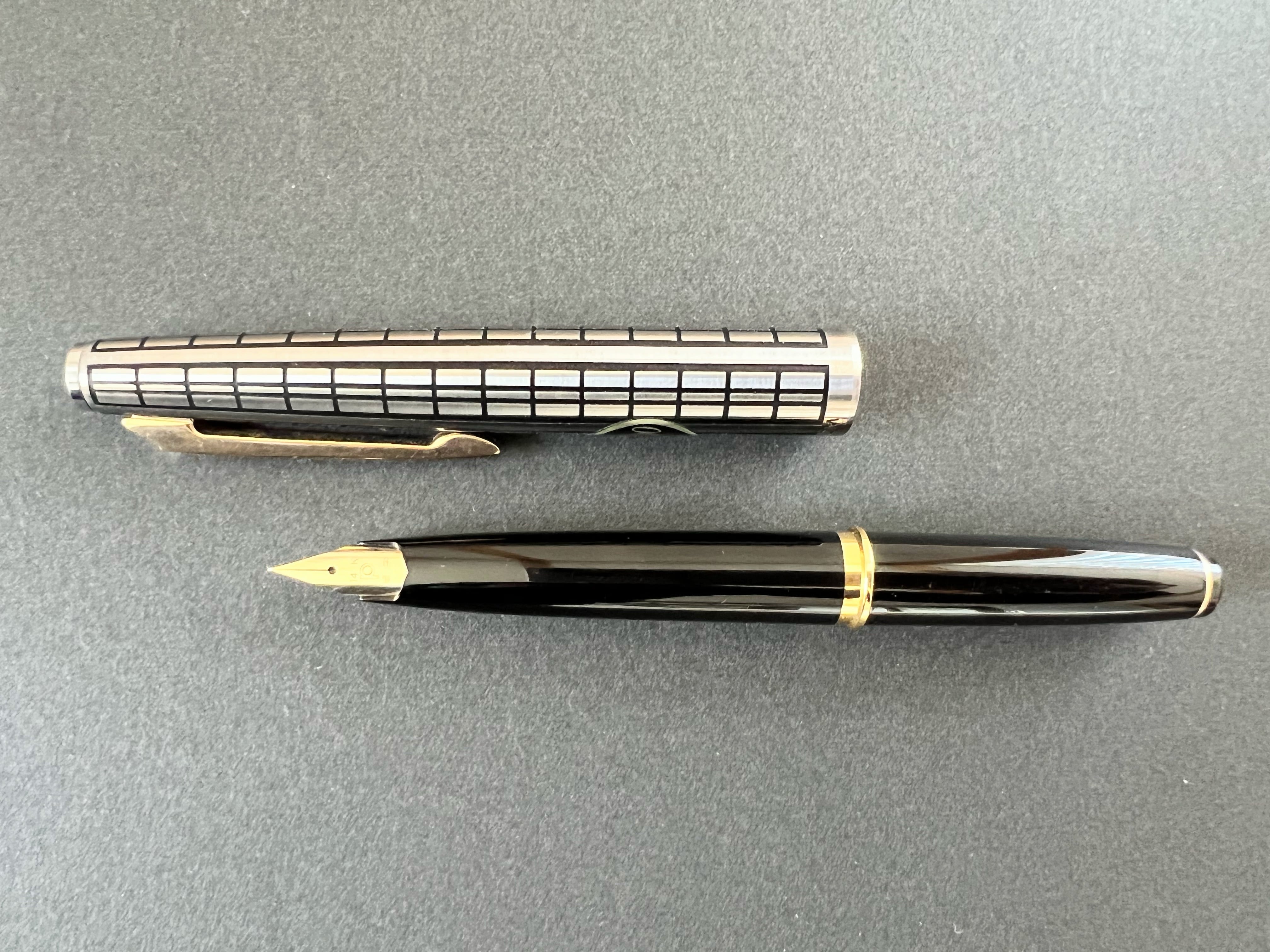 プラチナ万年筆唐草万年筆ブラック未使用新品18k