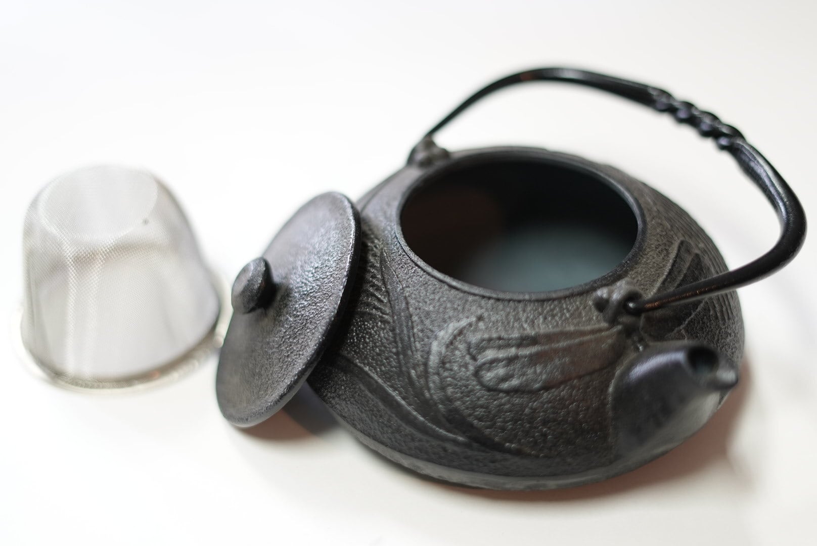 受注生産品)南部鉄器 鉄瓶 蜻蛉 黒 0.5L | 1848年創業 南部鉄器 受注生産品)南部鉄器 鉄瓶 蜻蛉 黒 0.5L | 1848年創業 南部鉄器