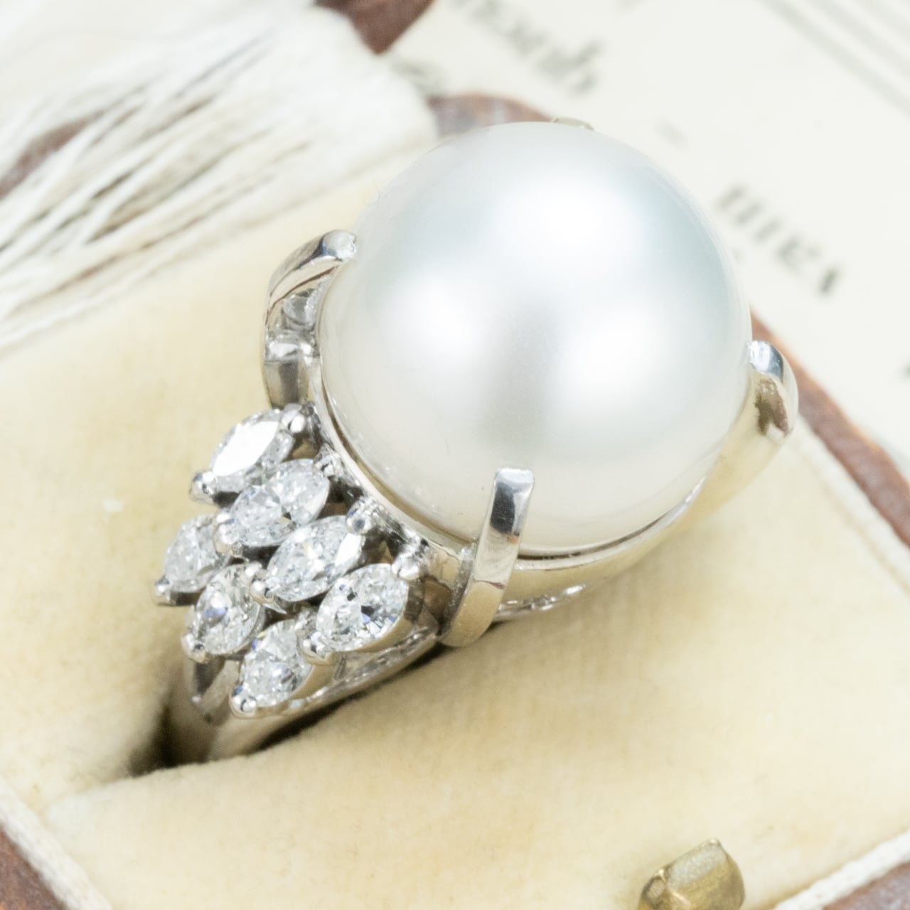 【日本の作品】Pt900 南洋真珠 約13.9mm D1.09 リング ~光が零れ落ちる絹の輝きを貴女に~ OKR00239