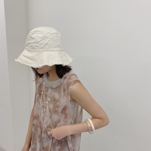 fringe extend bucket hat