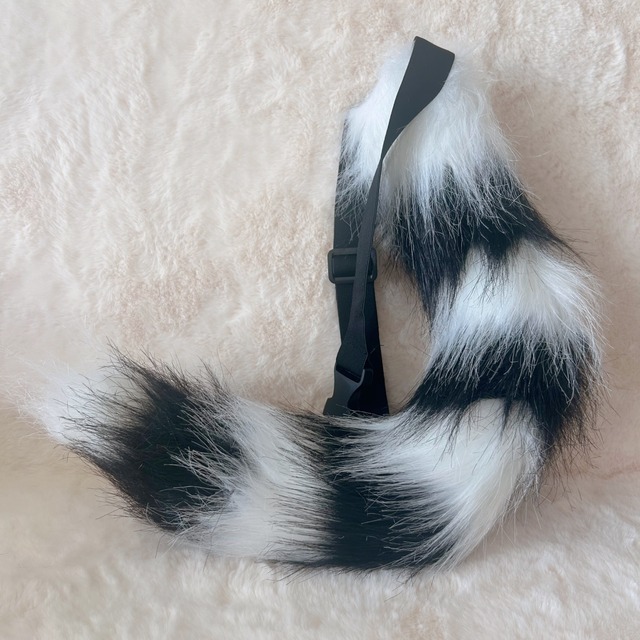 ふわふわ狐尻尾　黒白のしま模様　約40cm
