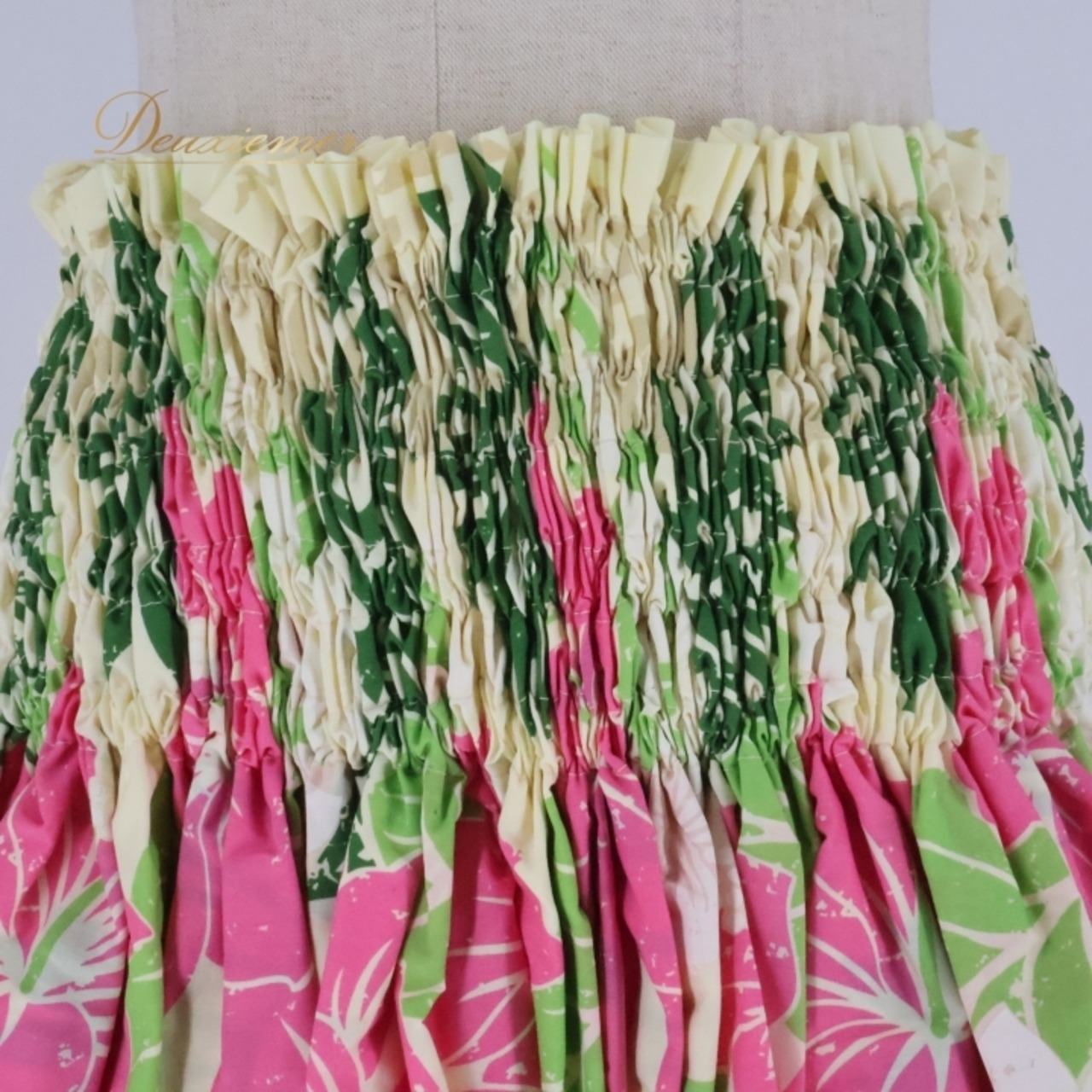 フラダンス 衣装 パウスカート pua mana ホワイト系 ハイビスカス柄 モンステラ柄 シングル シンプル かわいい 華やか 鮮やか 明るい 白 黄 ピンク 緑 ハワイアン アロハ ハワイアンプリント フラ ダンス レッスン 練習 軽い ダンス衣装 夏