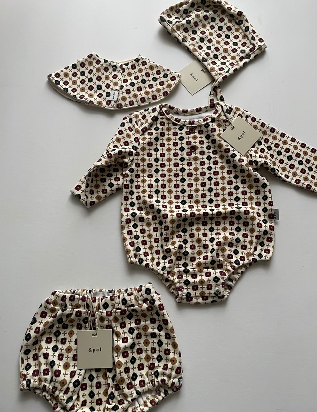 即納andpal &pal アンドパル　geometric pattern bib / 3col