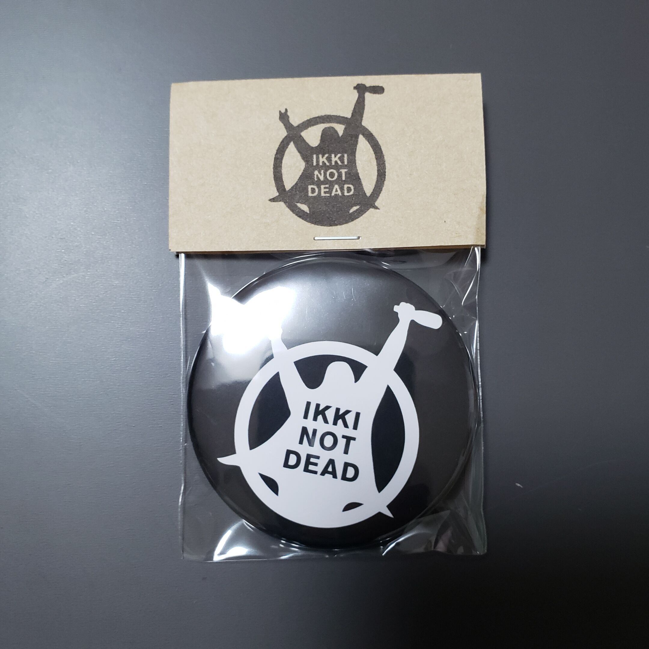新品PUNK'S NOT DEAD 限定版 DVD BOX付属品Tシャツ缶バッジ IKKI NOT DEAD 缶バッジ 55mm | IKKI NOT DEAD SHOP