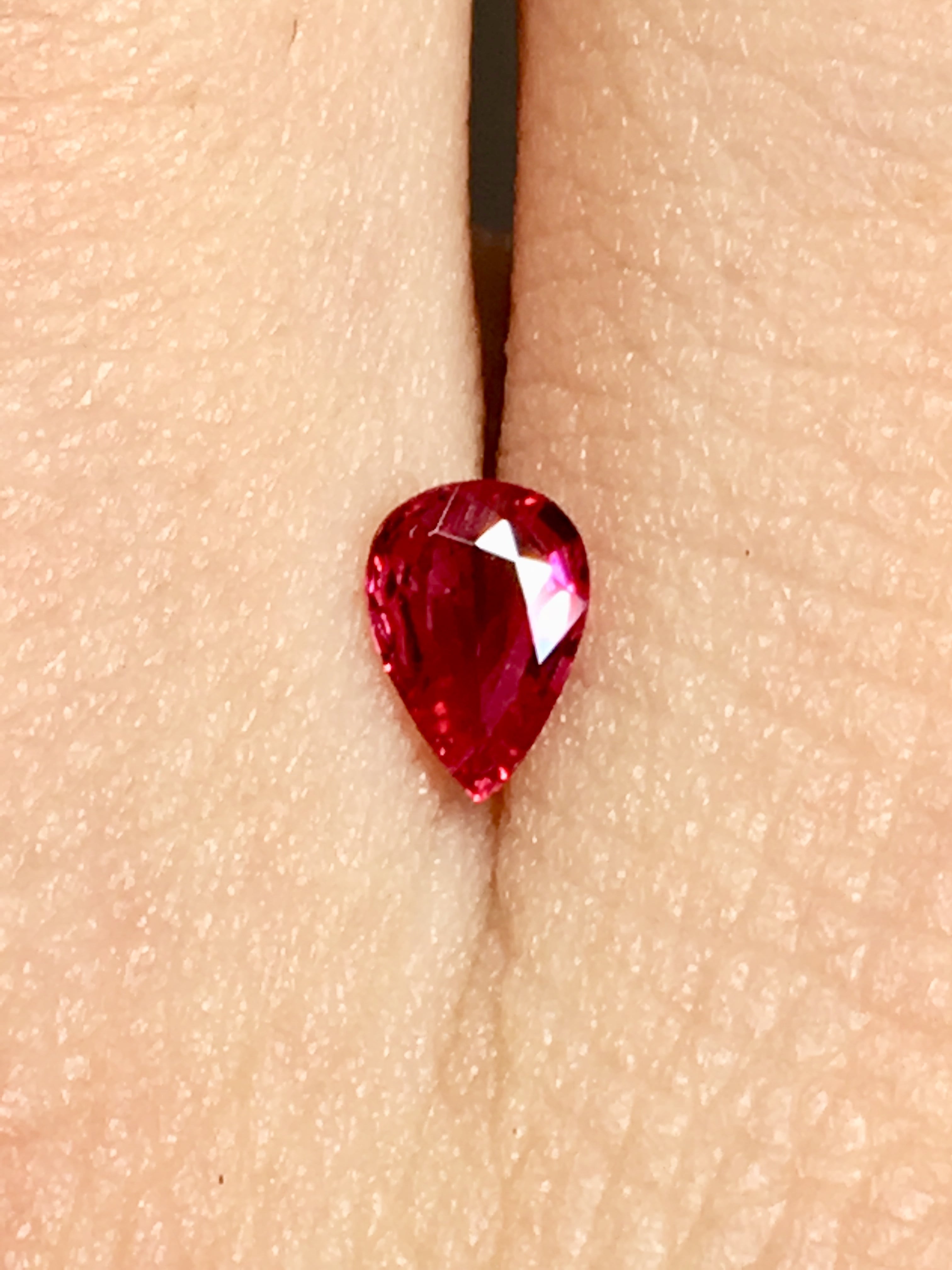 深い赤が美しい”宝石の女王” 0.27ct UP 天然 ルビー ルース | Frederick’s Gems&Jewelry powered by  BASE