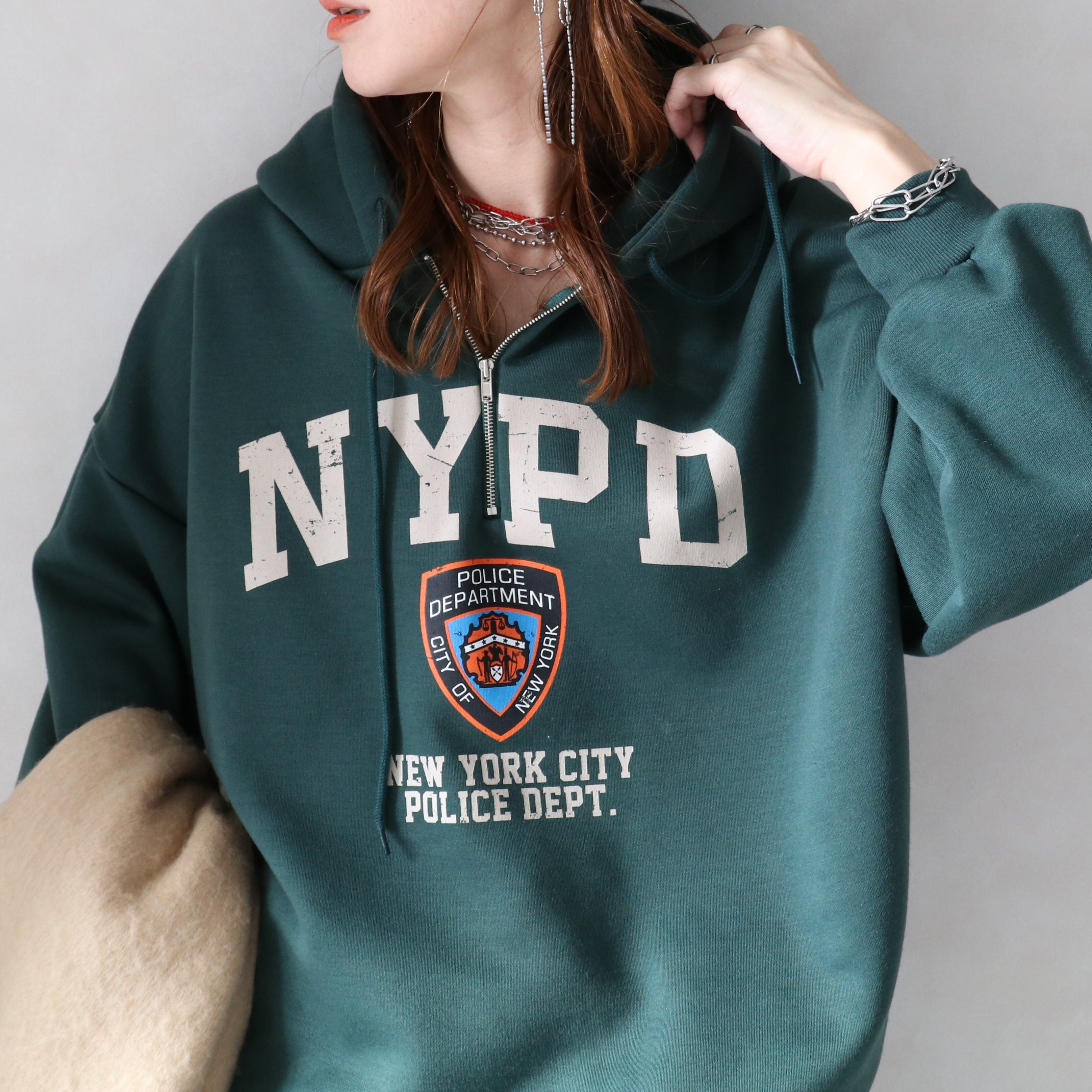 古着　総柄　ナイロンパーカー　ヤマネコ　アニマルプリント　グリーンハーフジップ. レオパード総柄パーカー(90cm グリーン): キッズ - ナルミヤ