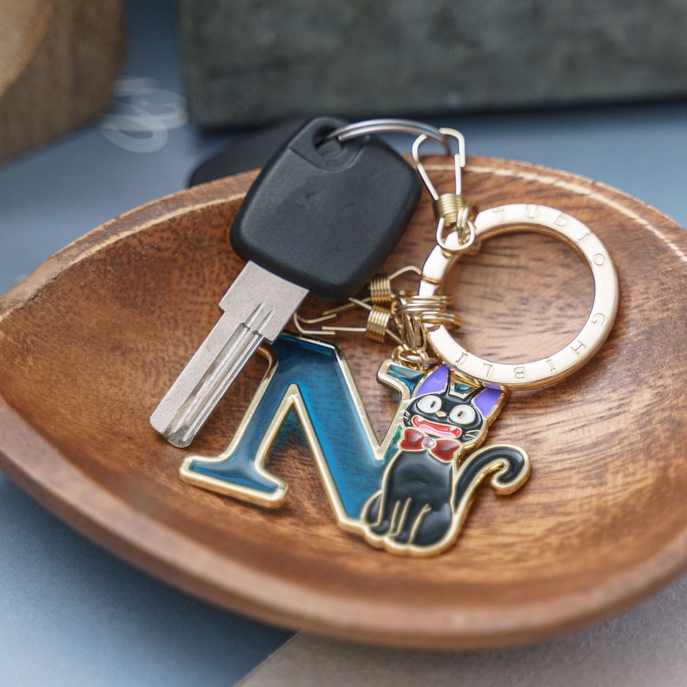 魔女の宅急便 イニシャルキーホルダー / キーリング A（6583） | す