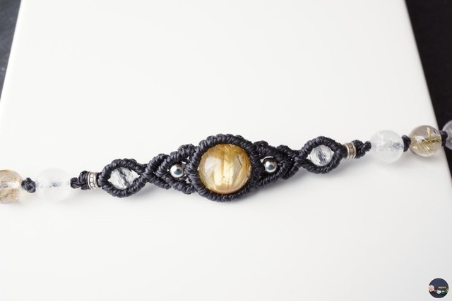 タイチンルチルクォーツの一点物マクラメブレスレット-＜金運・財運のお守り＞