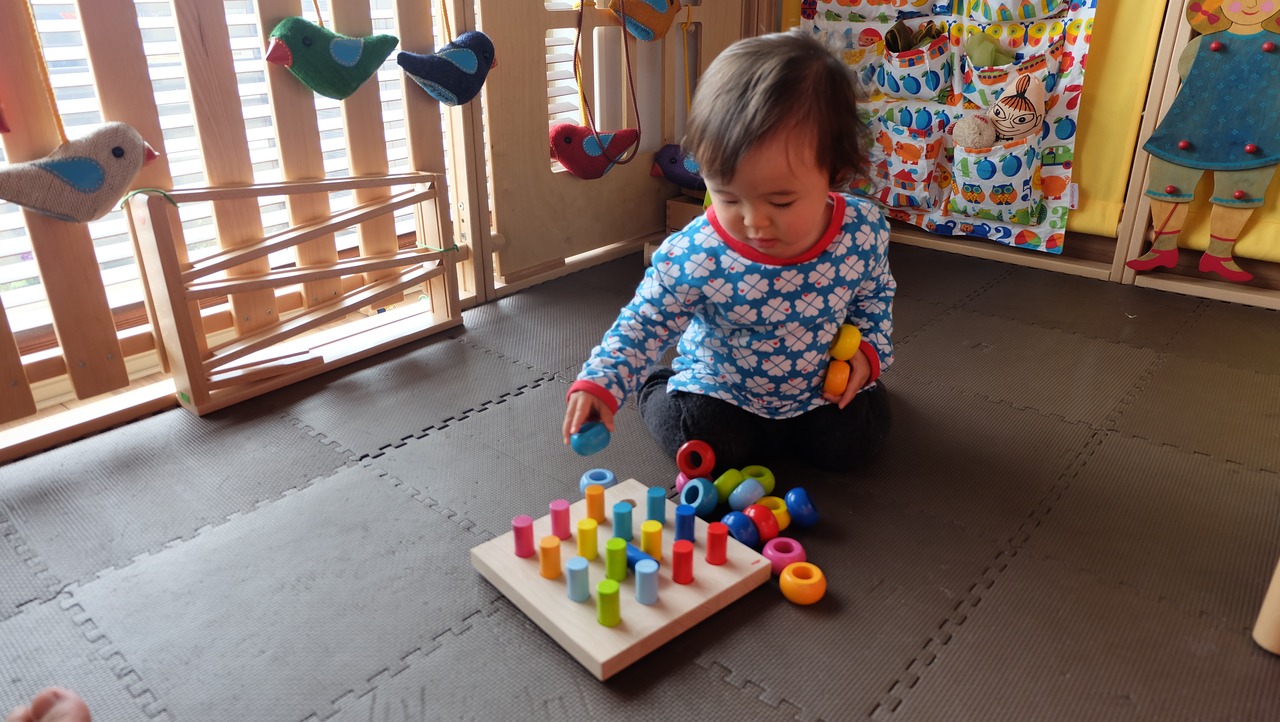 カラーリングのペグ遊び