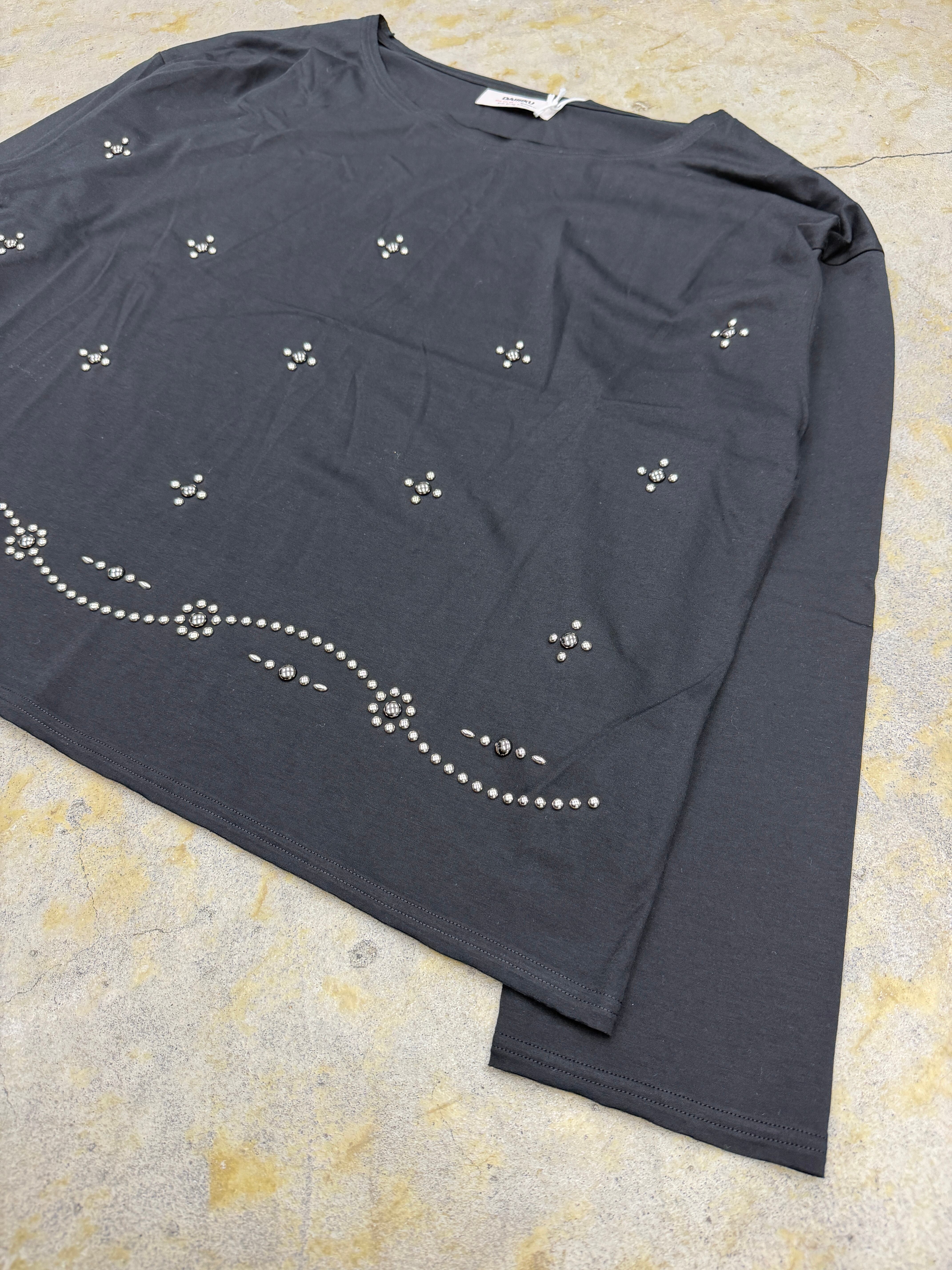 DAIRIKU | Waist Studs Wide-Neck Tee | Black | HOWDAY