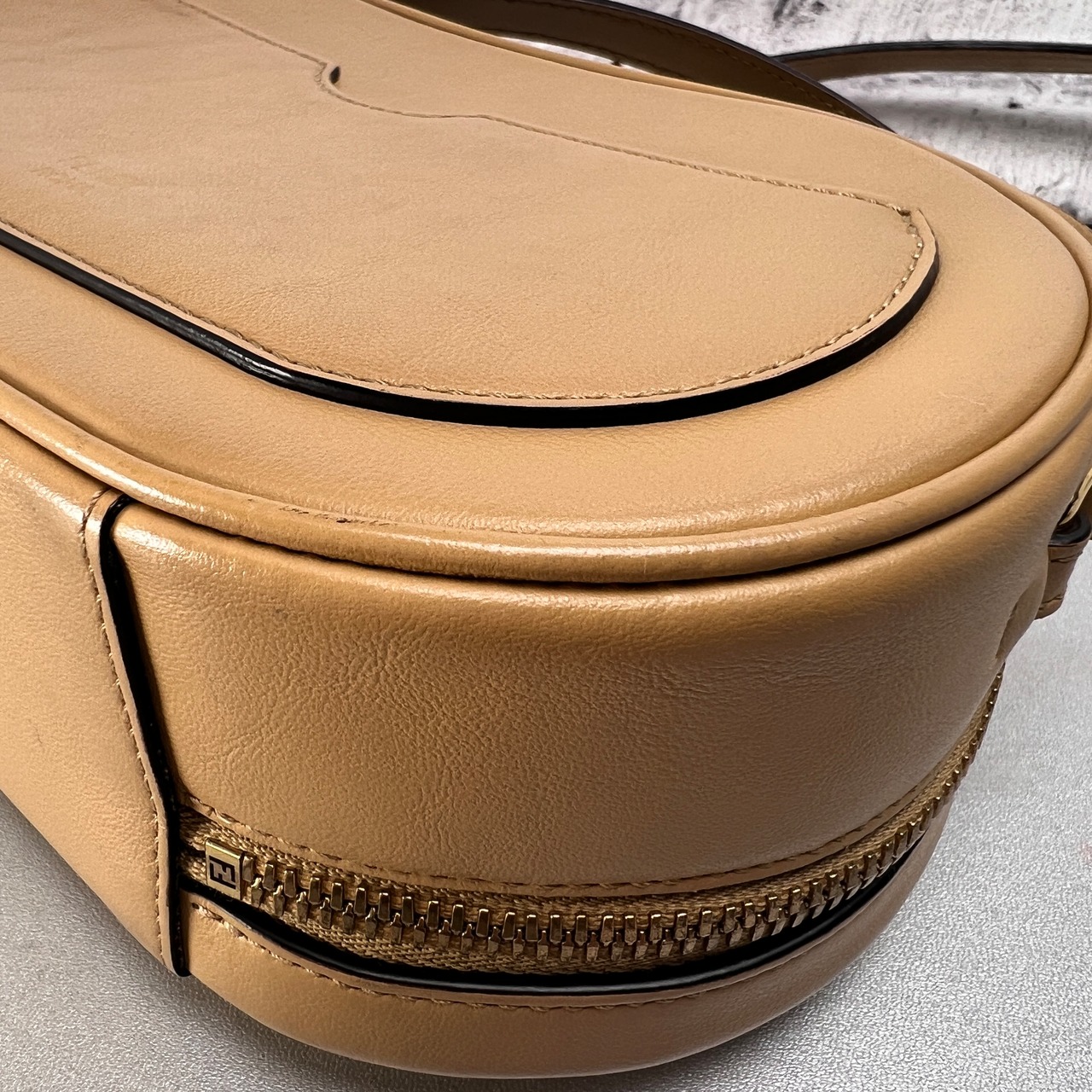 FENDI フェンディ カメラケース スモール オーロック  レザー ショルダーバッグ ブラウン A-14267