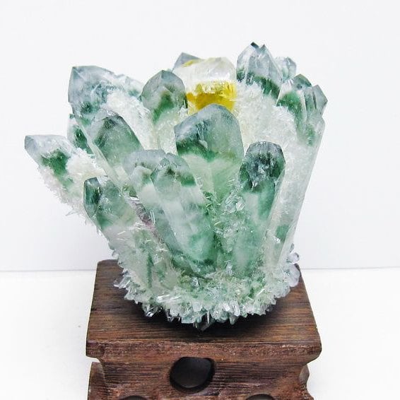 グレークラスター台座付き 緑水晶 クラスター 原石 台座付属 一点物 182-7432 | 天然石