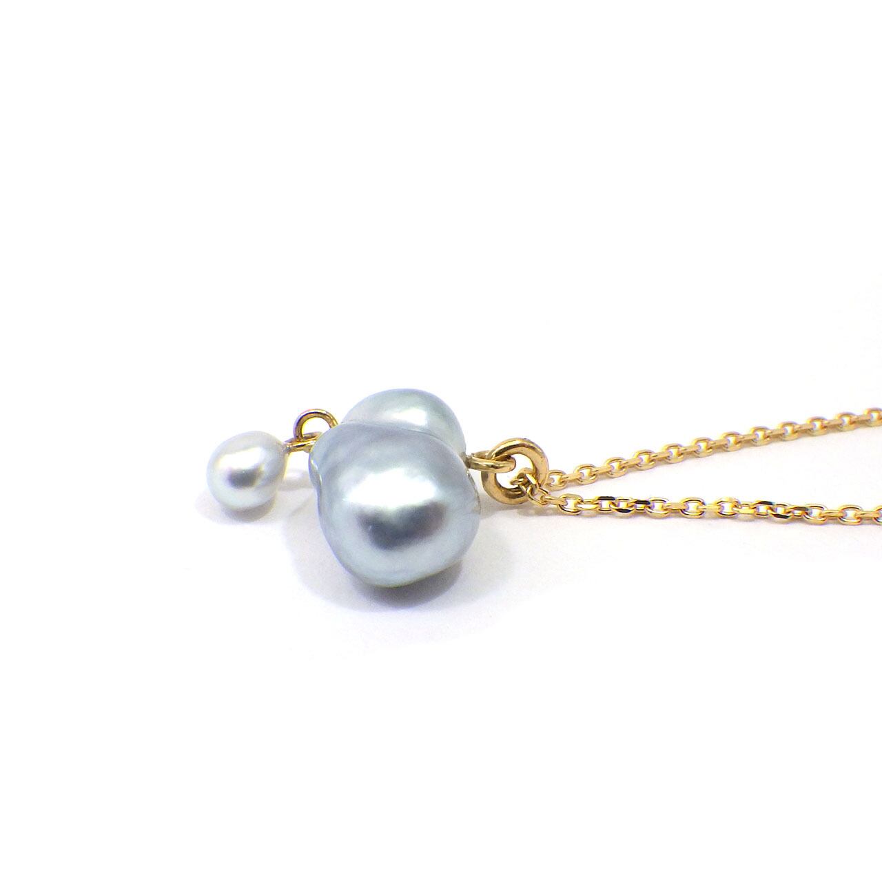 南洋白蝶ケシネックレス　ペンダントトップネックレスK18 ケシ K18YG 南洋白蝶ケシ真珠 ペンダントネックレス《雲と雨粒》（KR71030