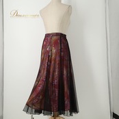 社交ダンス 衣装 スカート レッスンウェア パープル系 チュール 透け感 シースルー 花柄 華やか 鮮やか かわいい おしゃれ 上品 大人っぽい 紫 赤 黄 黒 レッド系 ピンク系 イエロー系 ブラック系 ダンス 練習 レッスン ダンス衣装 練習着 光沢感 ラメ感 軽やか 社交ダンス衣装 日本製