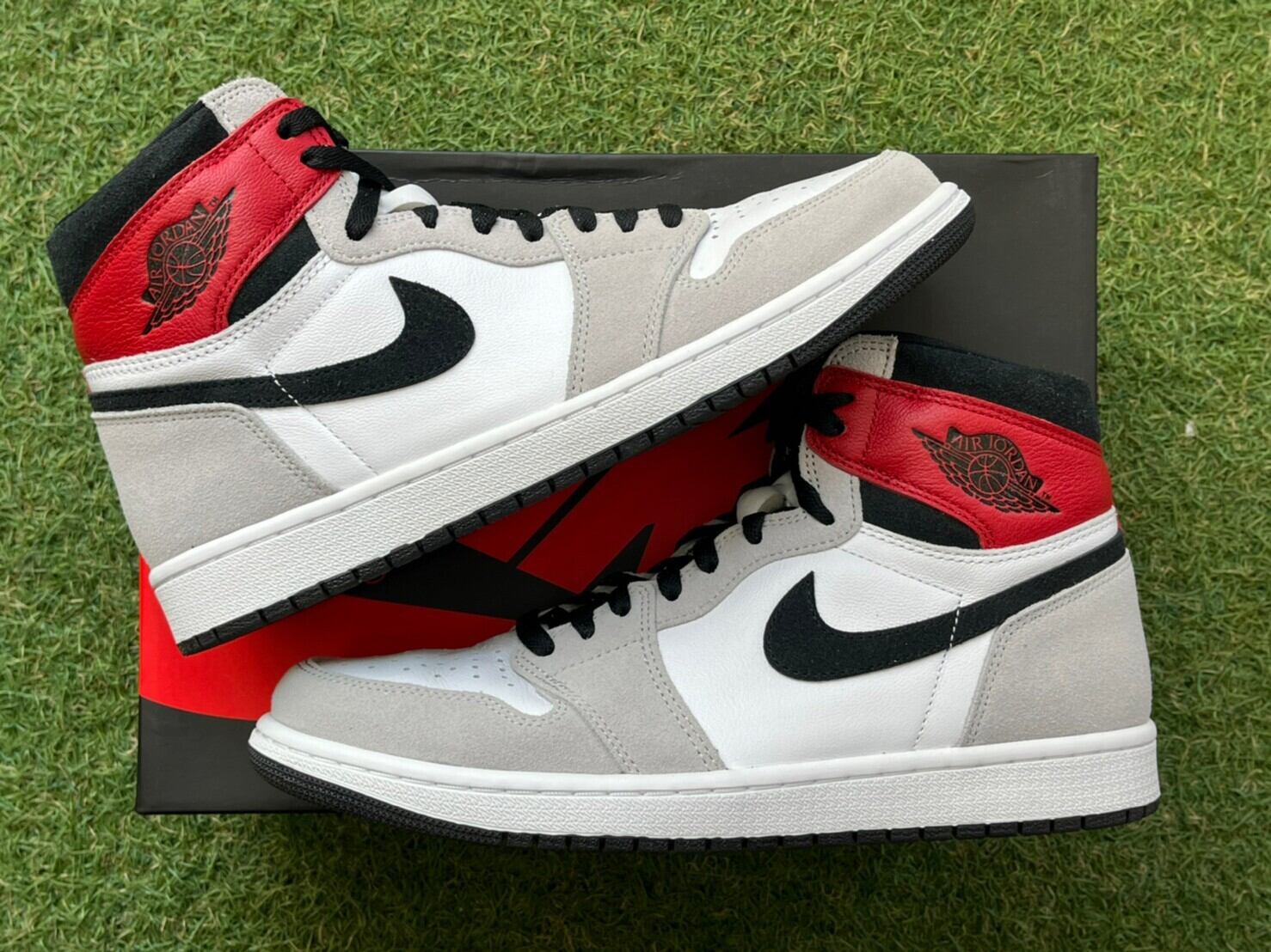 NIKE AIR JORDAN 1 RETRO HIGH OG SMOKE 