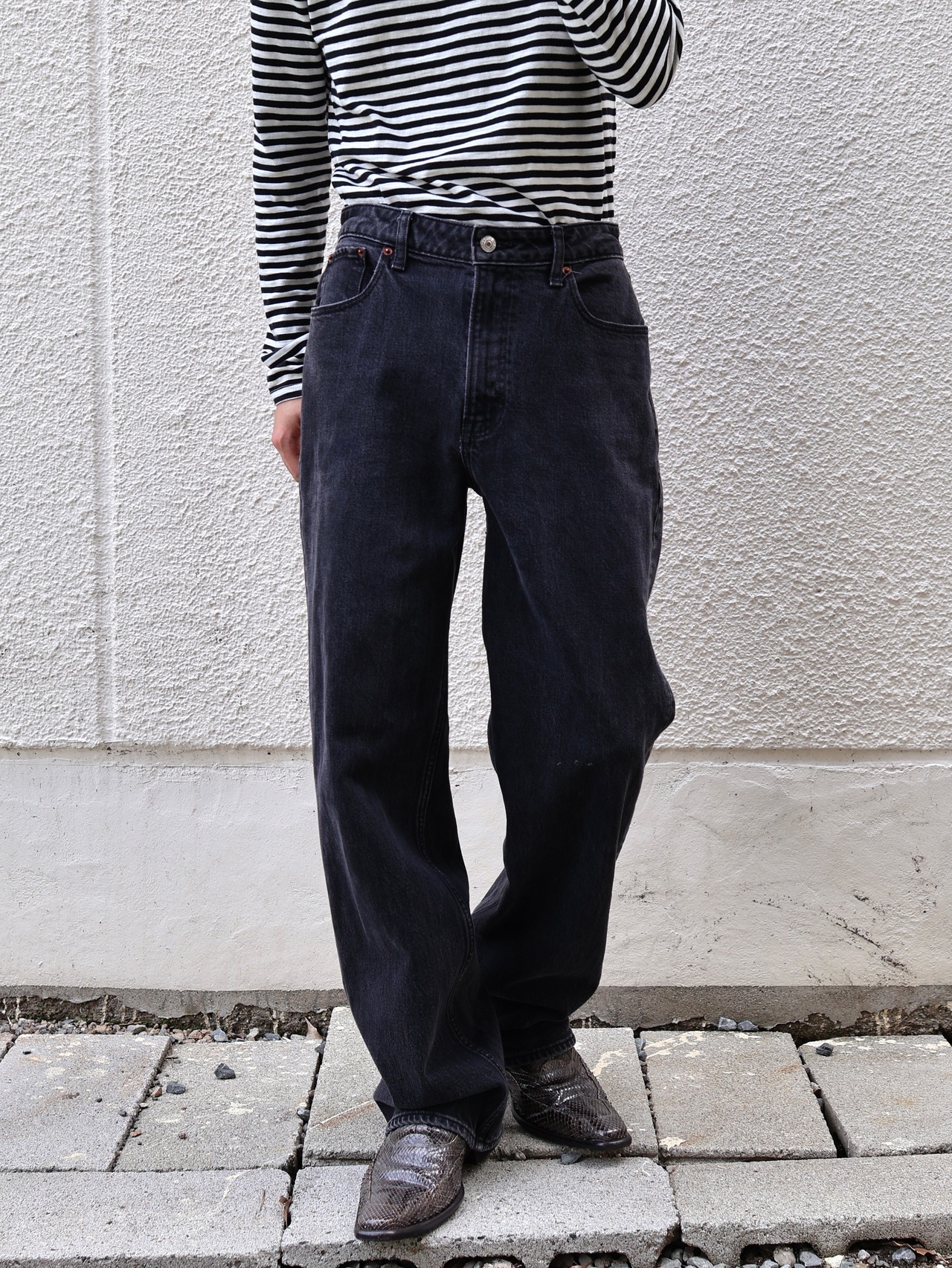 tapered black denim pants