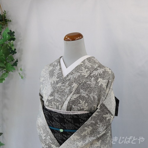 正絹　燻銀の葉の総柄小紋　単衣