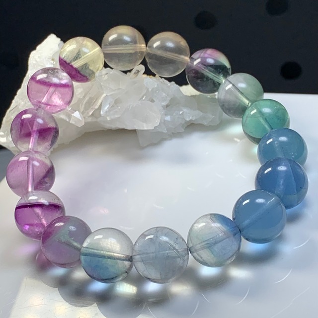 A70.可愛い色合い♪グラデーションフローライト ブレスレット