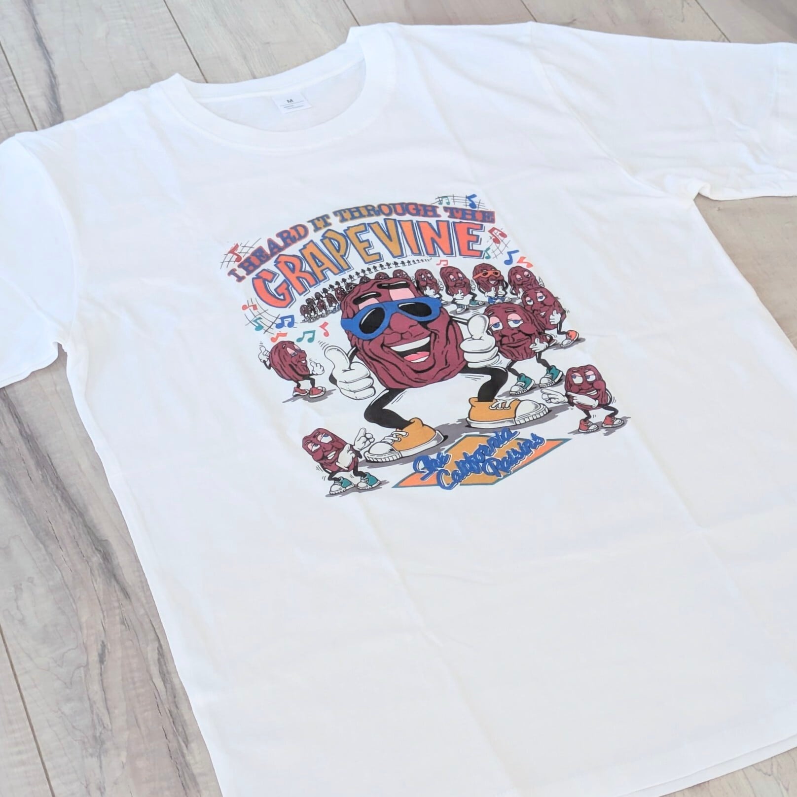 ♧【 California Raisins（ カリフォルニアレーズン ）】『 GRAPE VINE 』 Tシャツ〚アメリカン雑貨 アメトイ〛