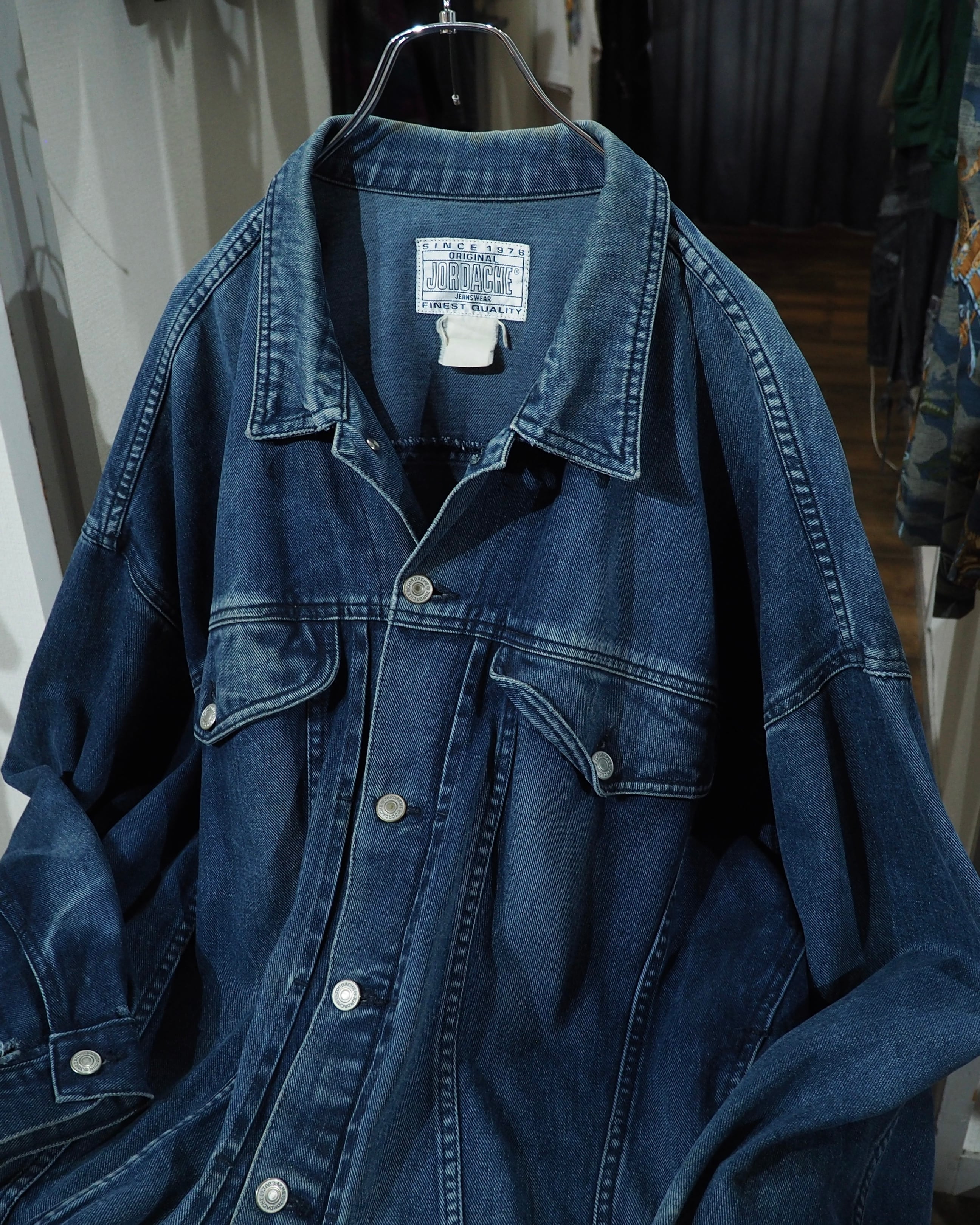 1990s " JORDACHE " Beautiful Fade Indigo Blue × Over silhouette vintage Denim Tracker jacket