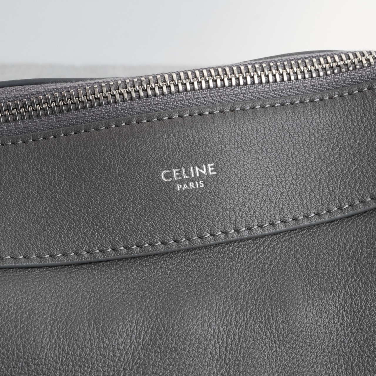 セリーヌ ショルダーバッグ ラージ ロミー グレー レザー AW25