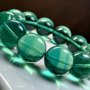 超透明！希少な大玉☆前後約18mm ビー玉グリーンフローライト
