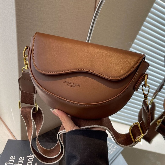 【バッグ】レディース 可愛い ショルダーバッグ  小さめ レディース 20代 30代 40代 春 夏 秋 冬 通勤 通学 おしゃれ カジュアル 可愛い ブラック 黒 ブラウン 茶色 ベージュ