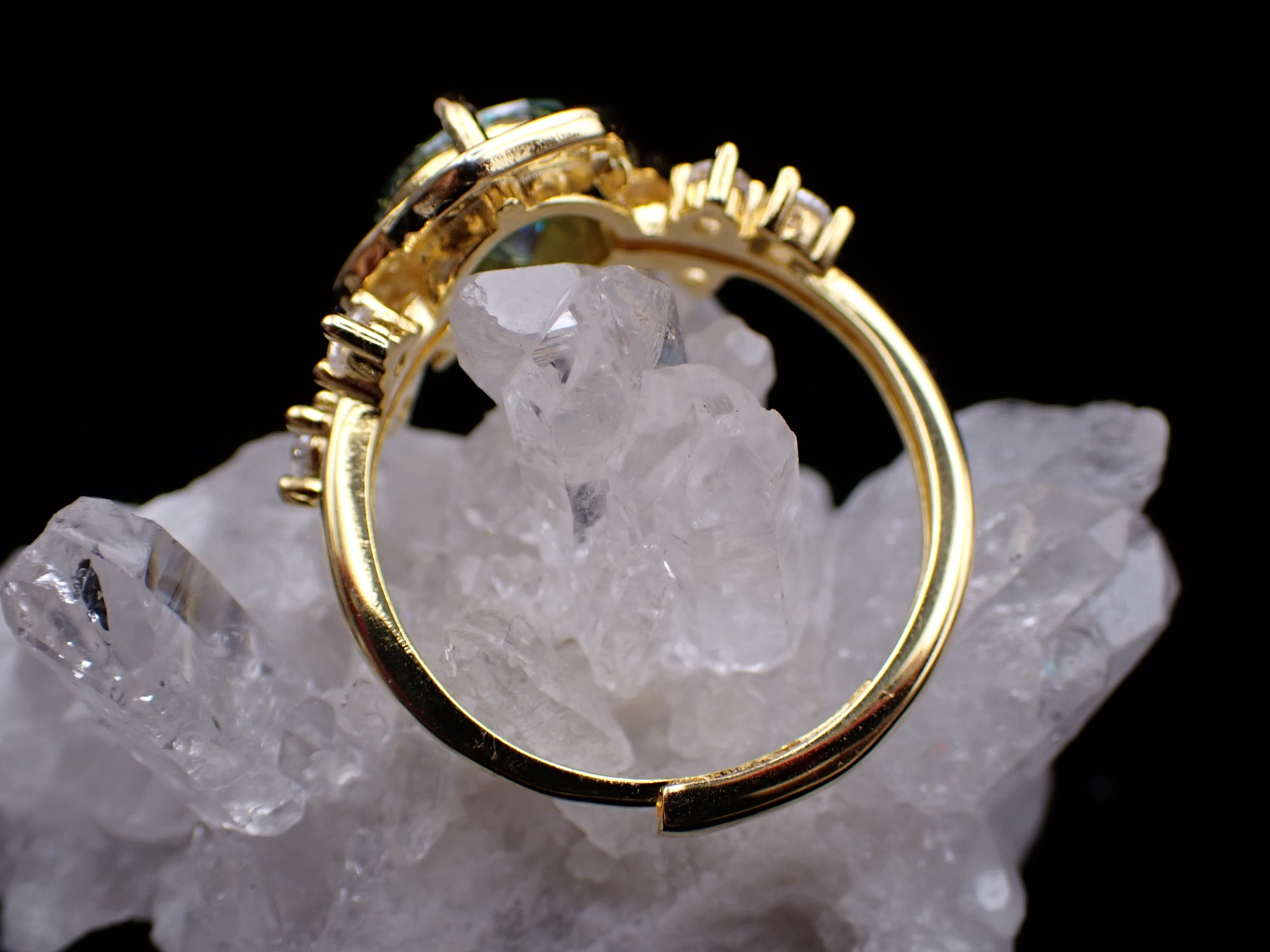 薔薇ring グリーンモアッサナイト フリーサイズリングYG | 小さな宝石