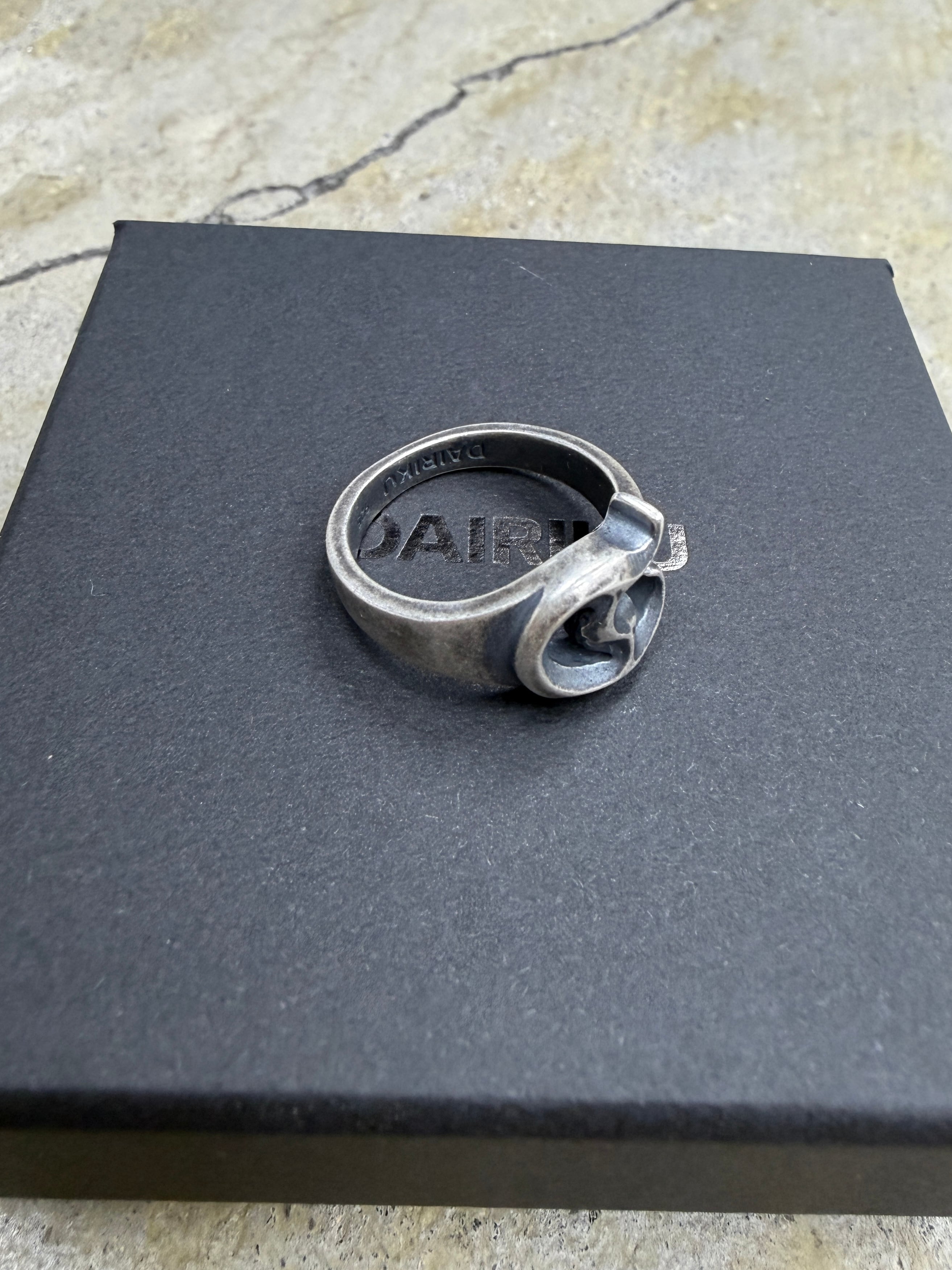 DAIRIKU | D Silver Ring | Antique | HOWDAY