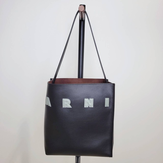 MARNI レザー製　Museo スモールホーボーバッグ