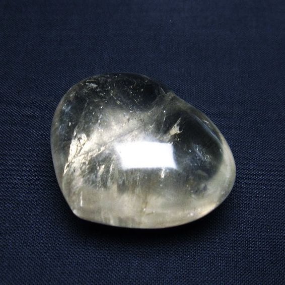 水晶 ハート 置物 一点物 145-1291 | 天然石・パワーストーンの東昇 BASE店