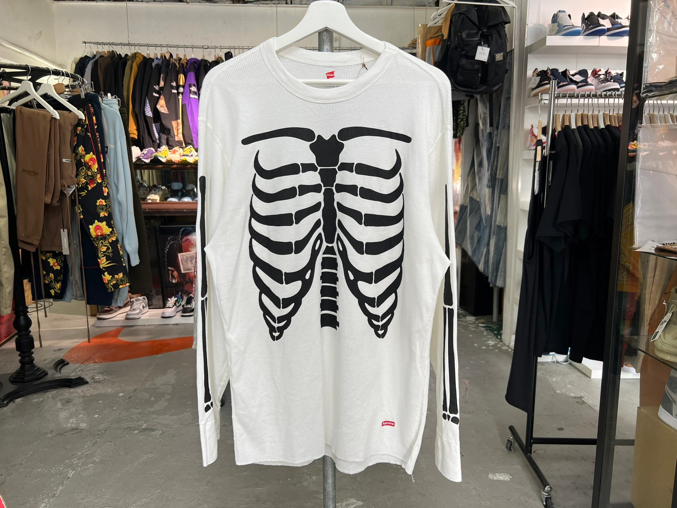 Supreme × HANES BONES THERMAL CREW NATURAL XL 156236 | BRAND  