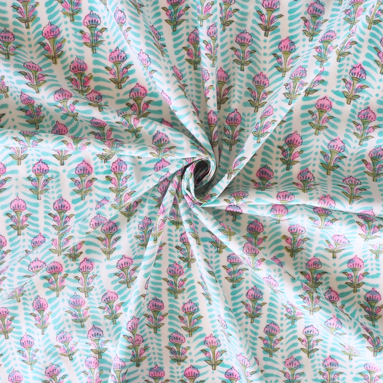 ブロックプリント生地【50cm単位】インド綿 片耳ボーダー付き 小花柄 白×エメラルドグリーン×ピンク #19437-GR2【再入荷】