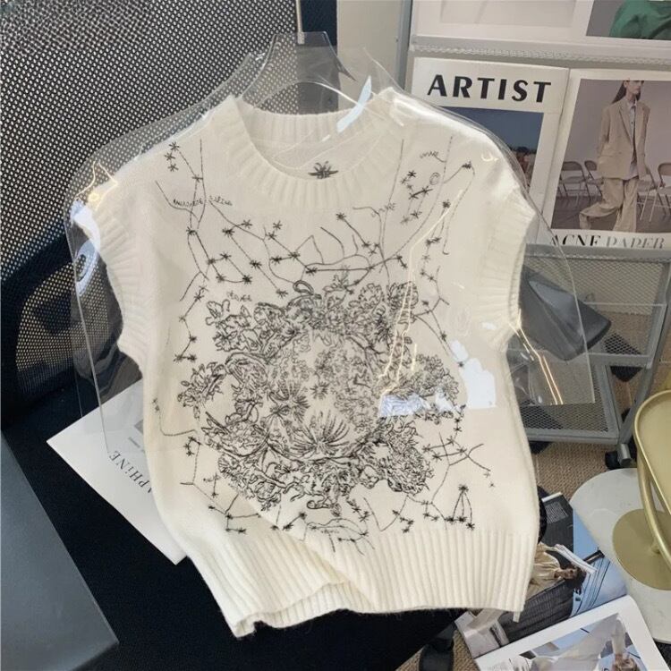 ジュイ刺繍入りホワイトニット3641