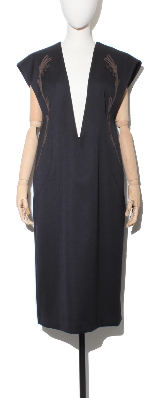 CORD EMB. V-NECK DRESS