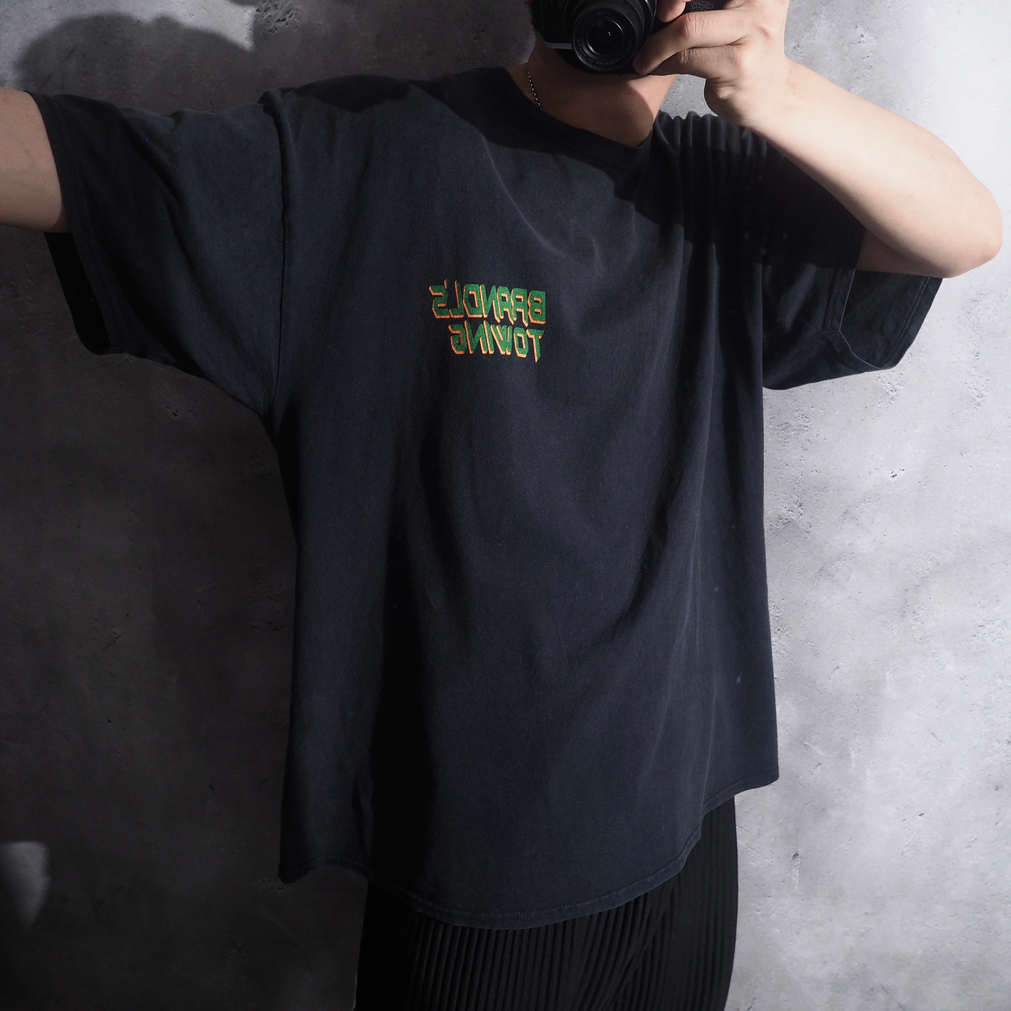 Burning tow truck printed × Good fade Over silhouette Tee