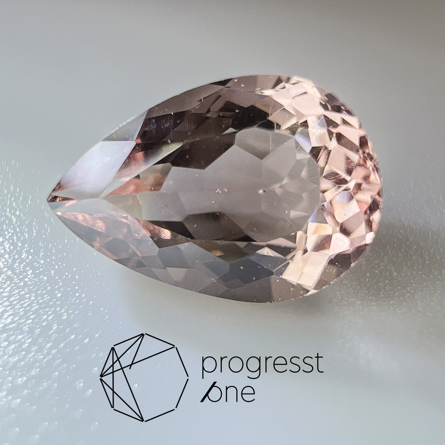 レッドアパタイト2.87ct | progresstone