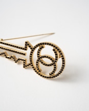 〈CHANEL〉CC Mark Key Brooch 2017AW