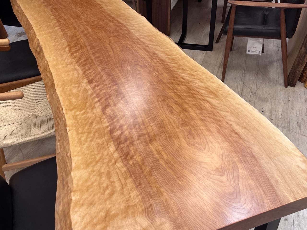 全面杢】真樺（マカバ）_2230×580-680×60_横浜元町店_テーブル天板/一