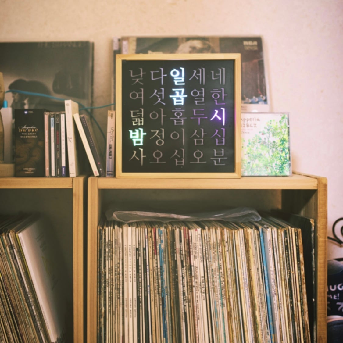 送料無料】unique korean wall clock 3colors / ウッド ハングル 韓国