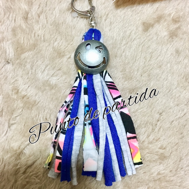 タッセルチャーム キーホルダー ニコちゃん ズパゲッティ Tシャツヤーン Punto De Partida タッセルチャーム キーホルダー ニコちゃん ズパゲッティ Tシャツヤーン Punto De Partida