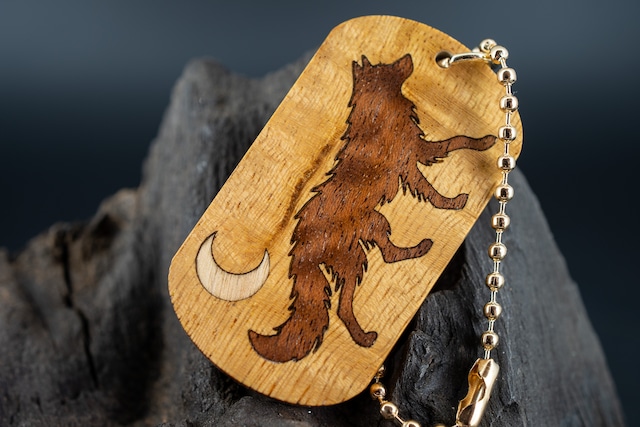 【 悪魔の樹 】モビンギ ドッグタグ 木象嵌 闊歩