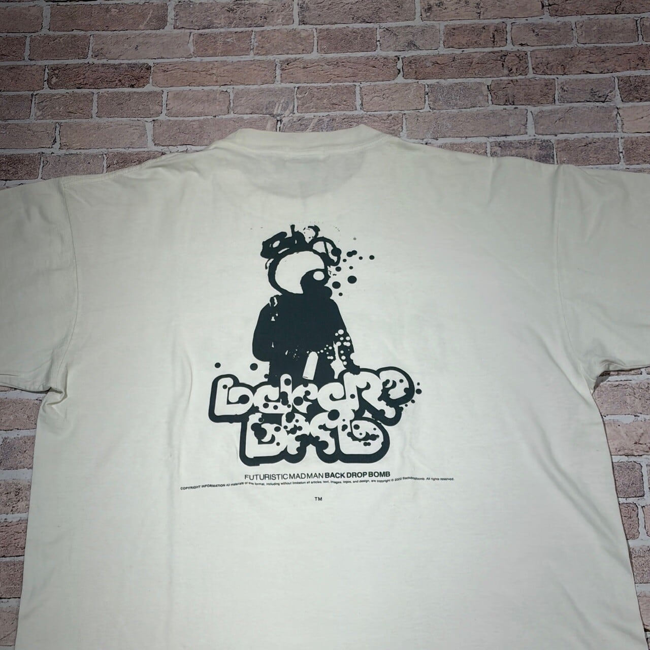 BACK DROP BOMB T-SHIRT WHITE | safarionline