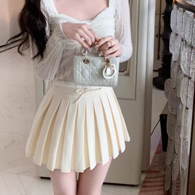 Pleated skirt style　240307