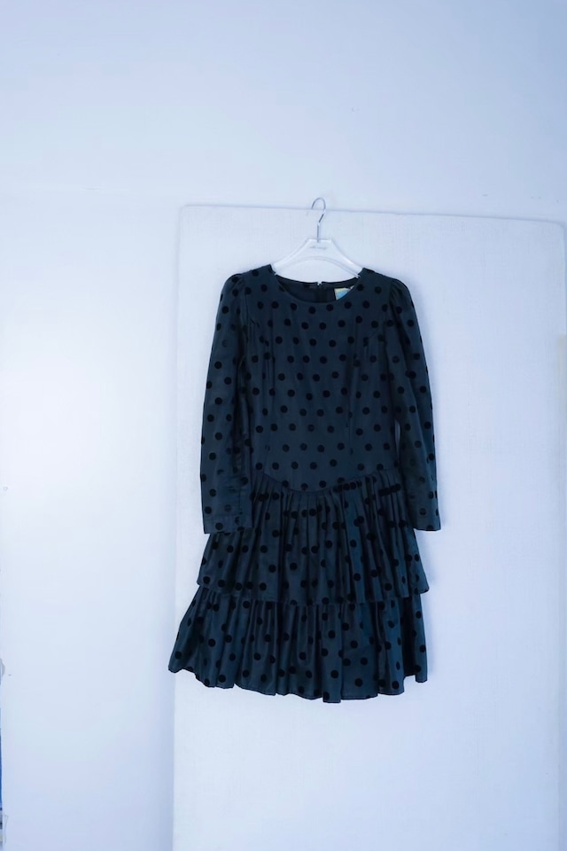 black frill dot onepice