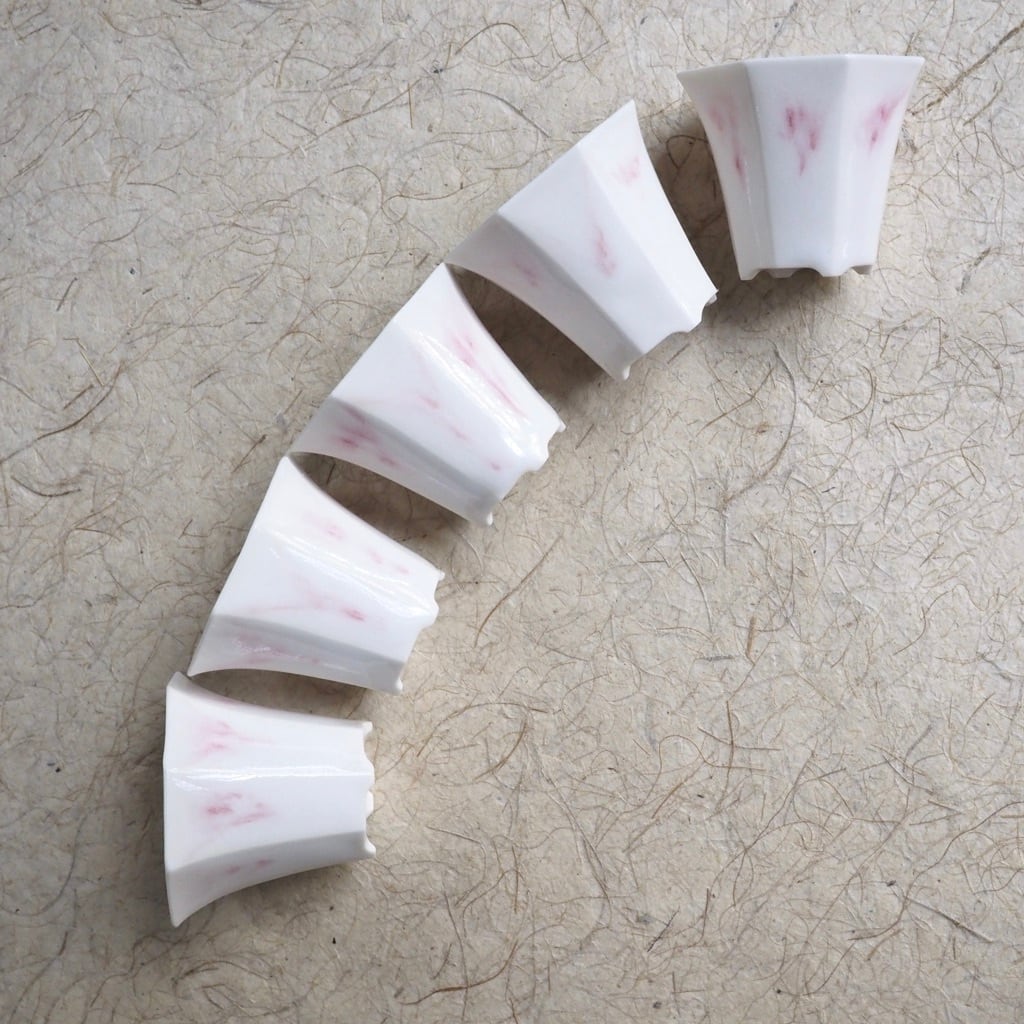 色原 昌希/菱八角茶杯 桃花釉