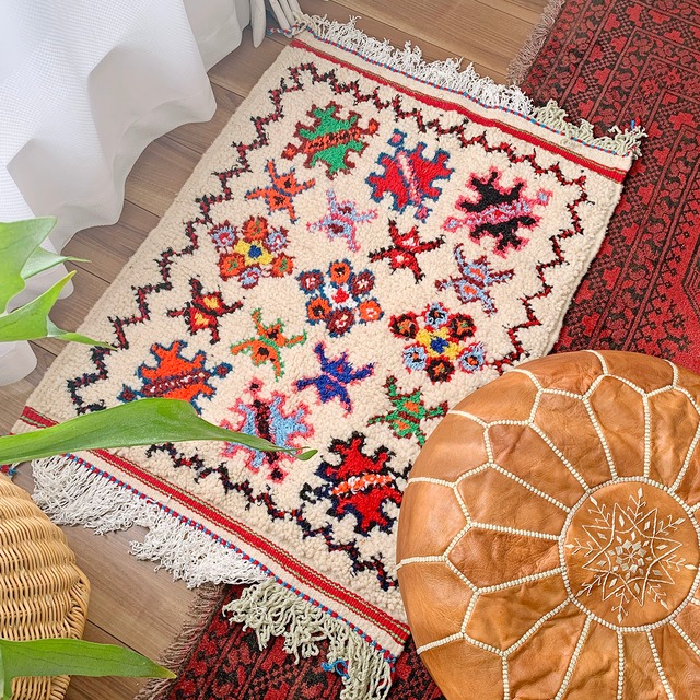 手織り アジラルラグ モロッカンラグ 玄関サイズ 鮮やかな色合いが魅力的